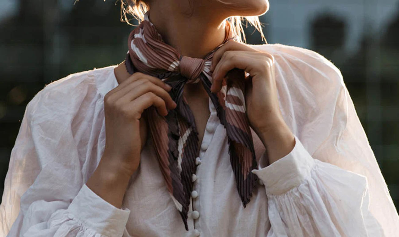 Licht Verhoogd: Hoe Accessoires Je Outfit Meer Diepte Geven